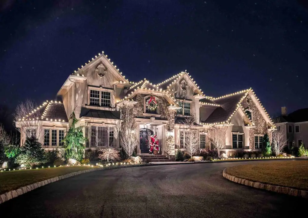Planning holiday lights in Denver for 2025? Explore typical installation costs, what affects pricing, and how to get the best value for your display.